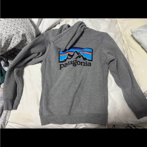 Patagonia Unisex Zip-Up Gray Sweater - Picture 2 of 2
